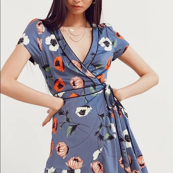 Urban Outfitters Dresses & Skirts - Urban/kimchi blue slate floral print wrap dress